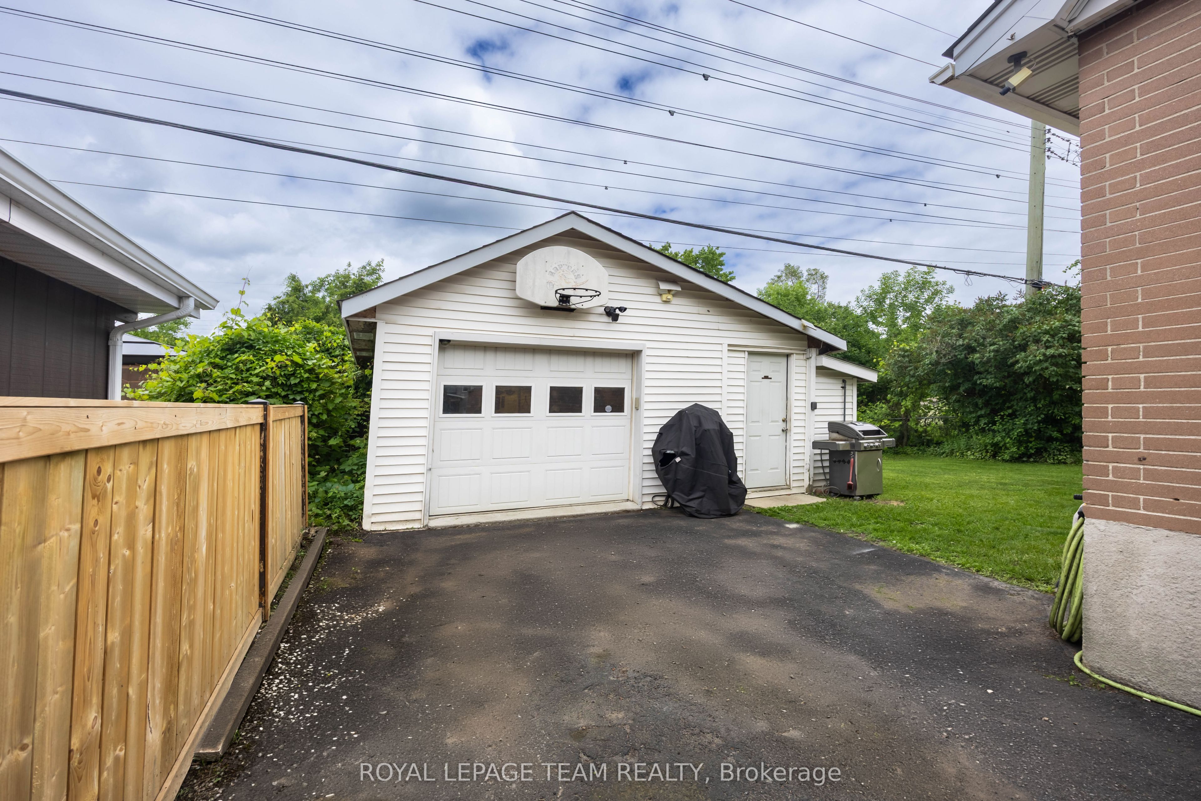 1293 Woodside Drive