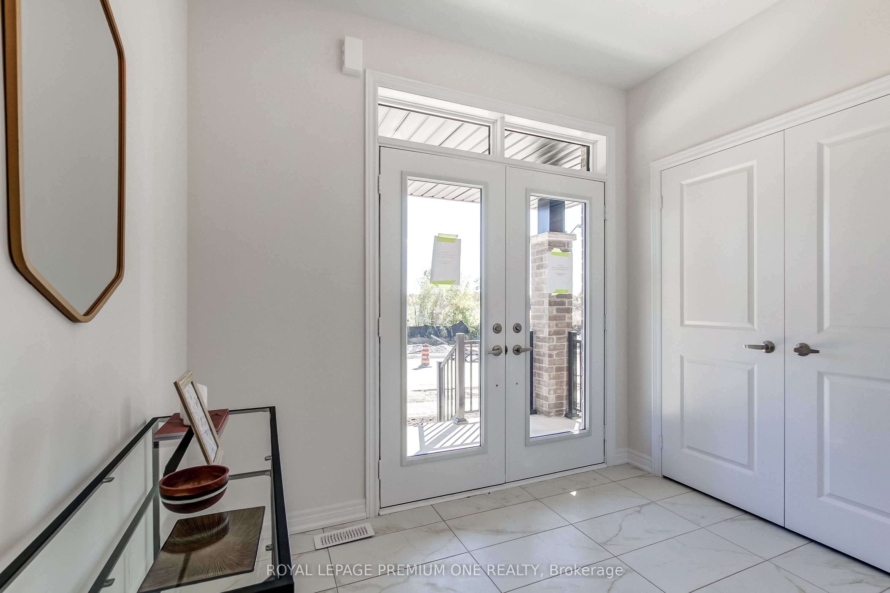 849 HICKORY Crescent