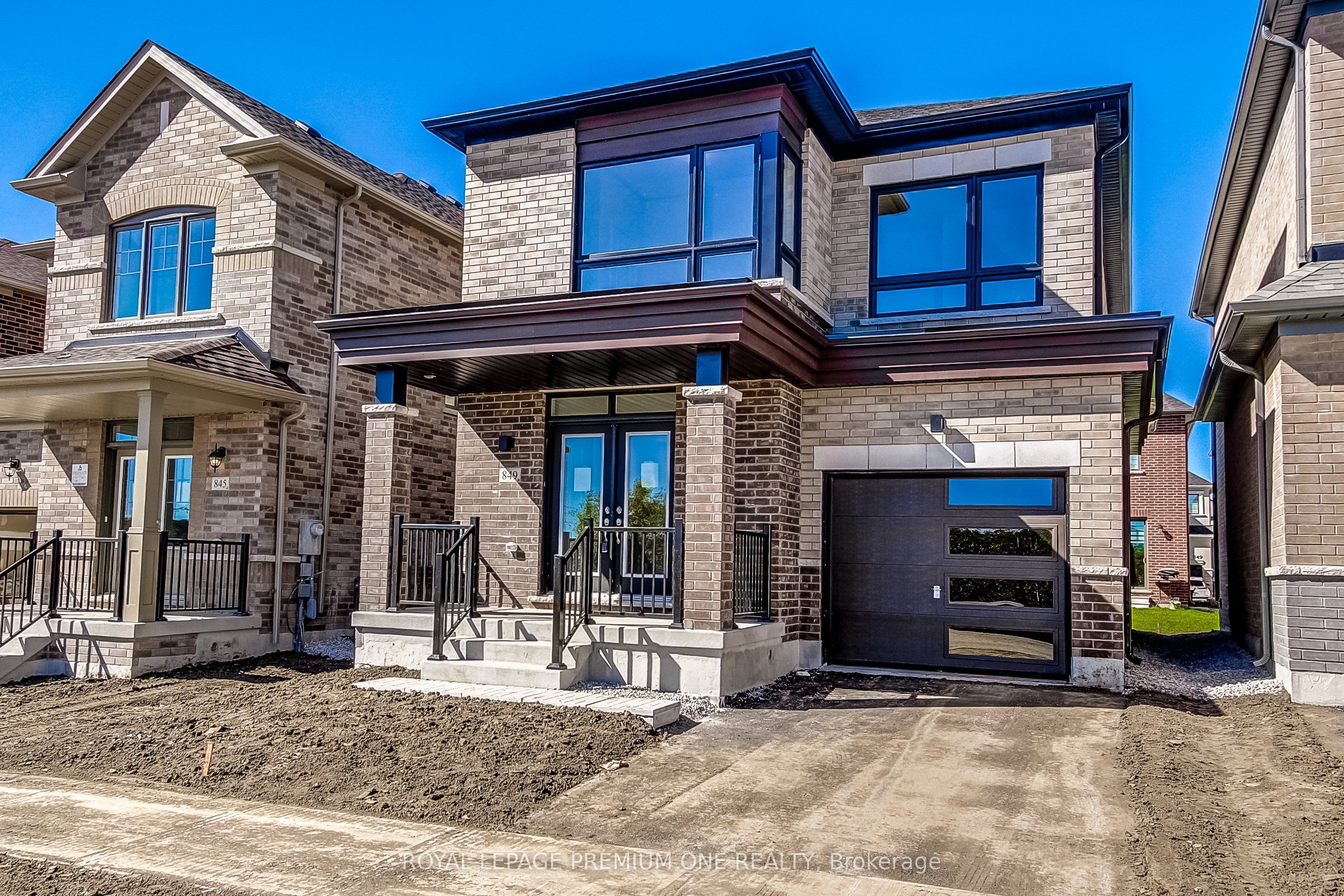 849 HICKORY Crescent