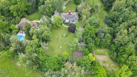 282 Ridge Road Aurora ON L4G 0M3