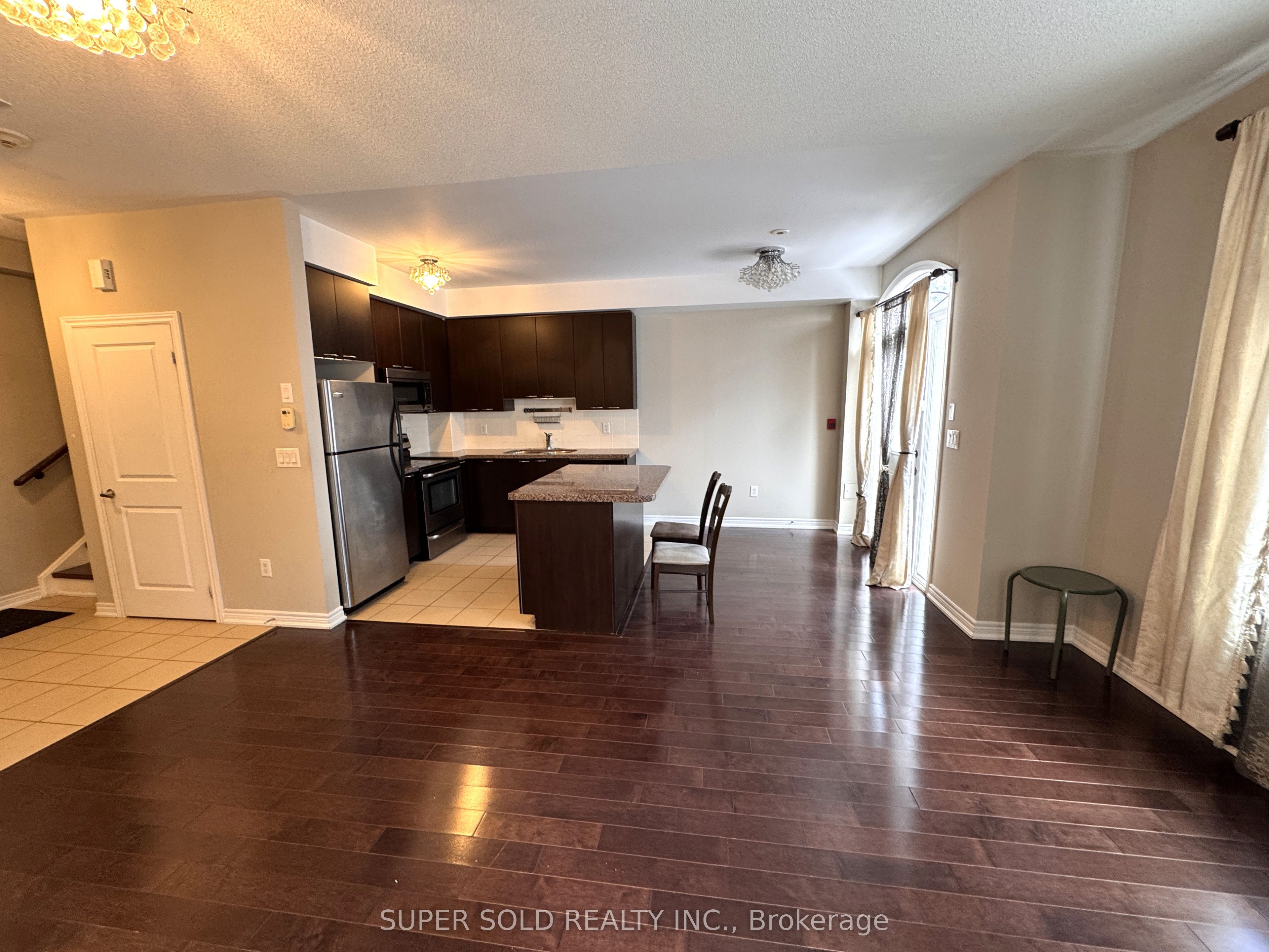 383 Prince Of Wales Drive 128