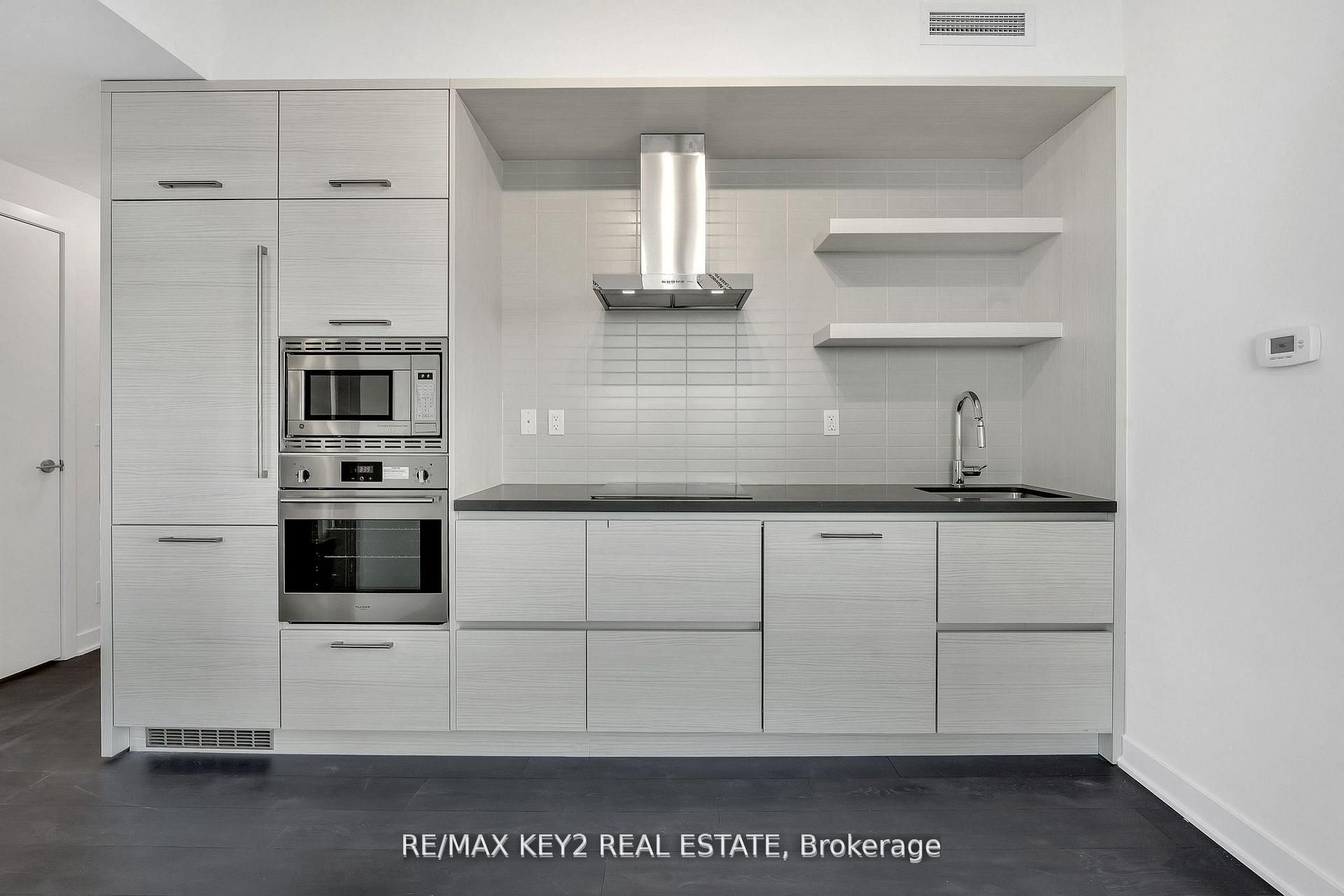2221 Yonge Street 3402