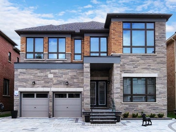 216 Sunset Vista Court E Aurora ON L4G 3Y1