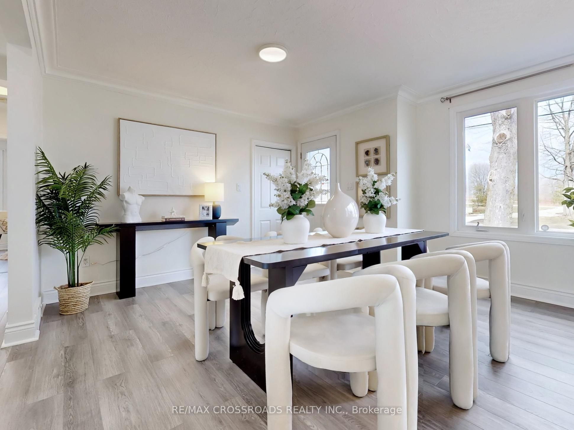 1386 Simcoe Street S