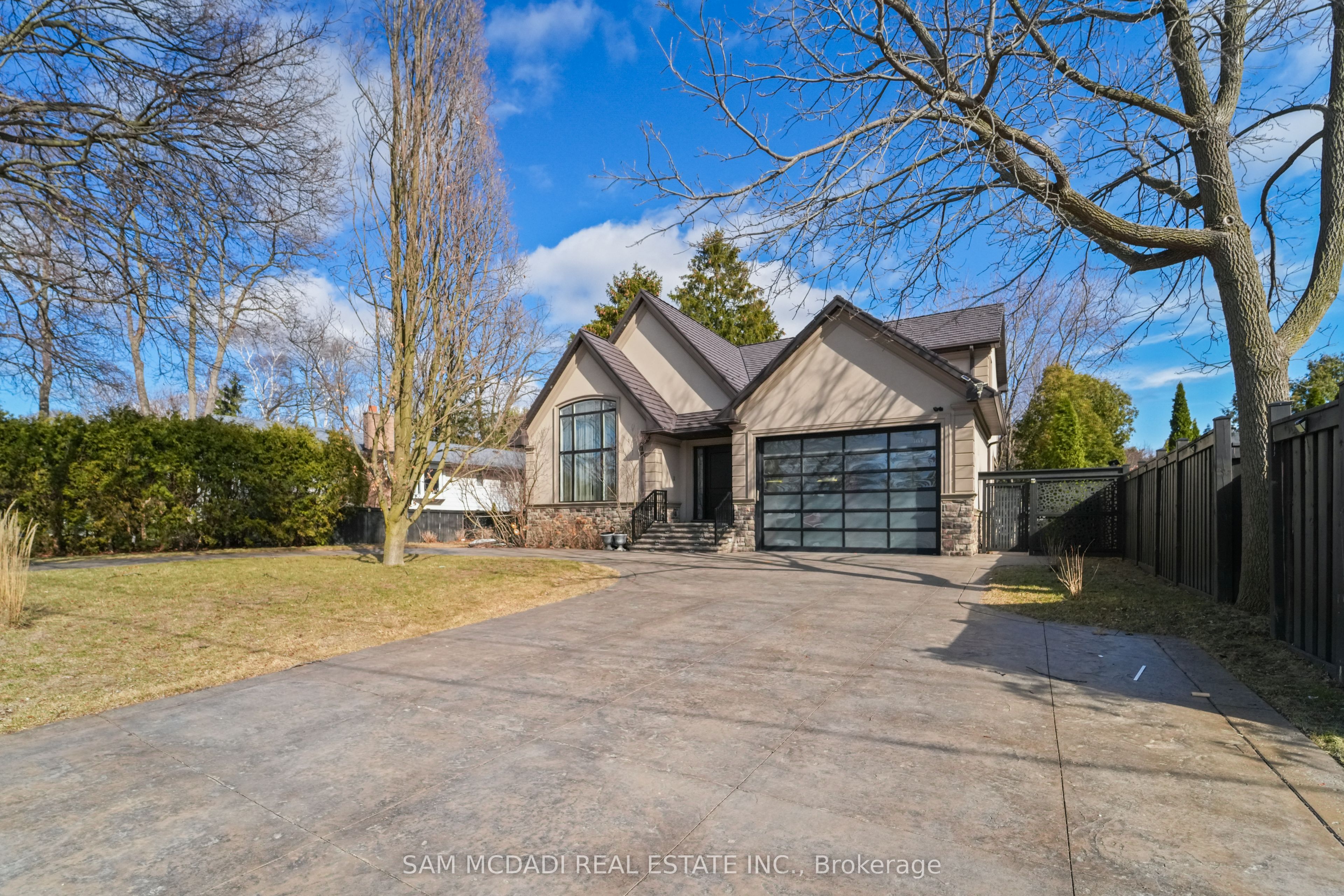 3168 Lakeshore Road W
