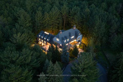 35 Kingswood Drive King ON L7B 1K8