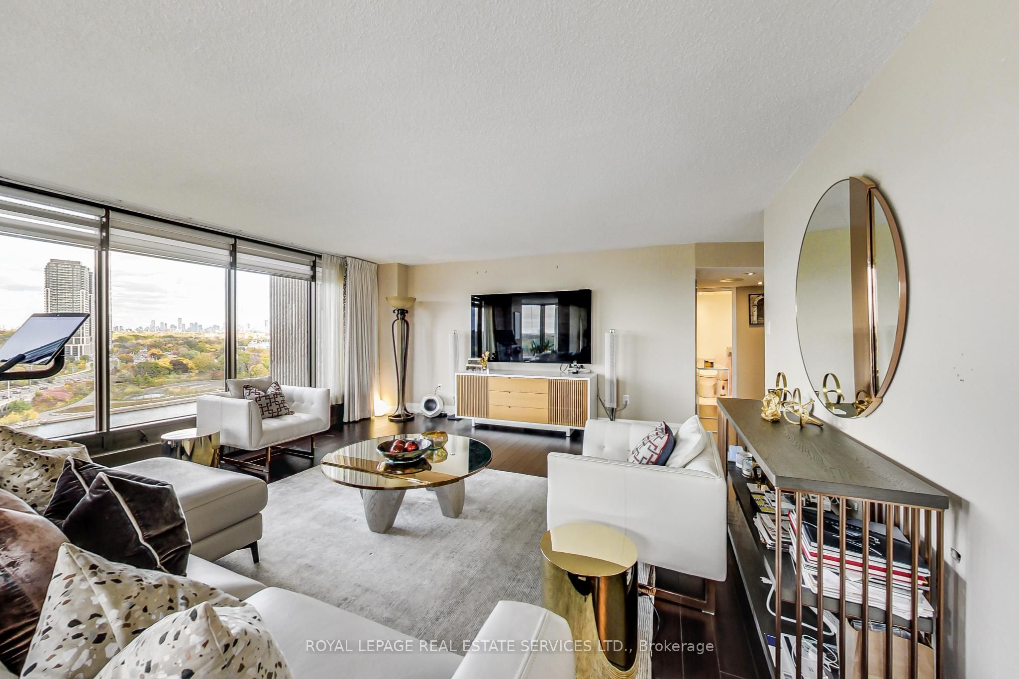 2045 Lake Shore Boulevard W 1110