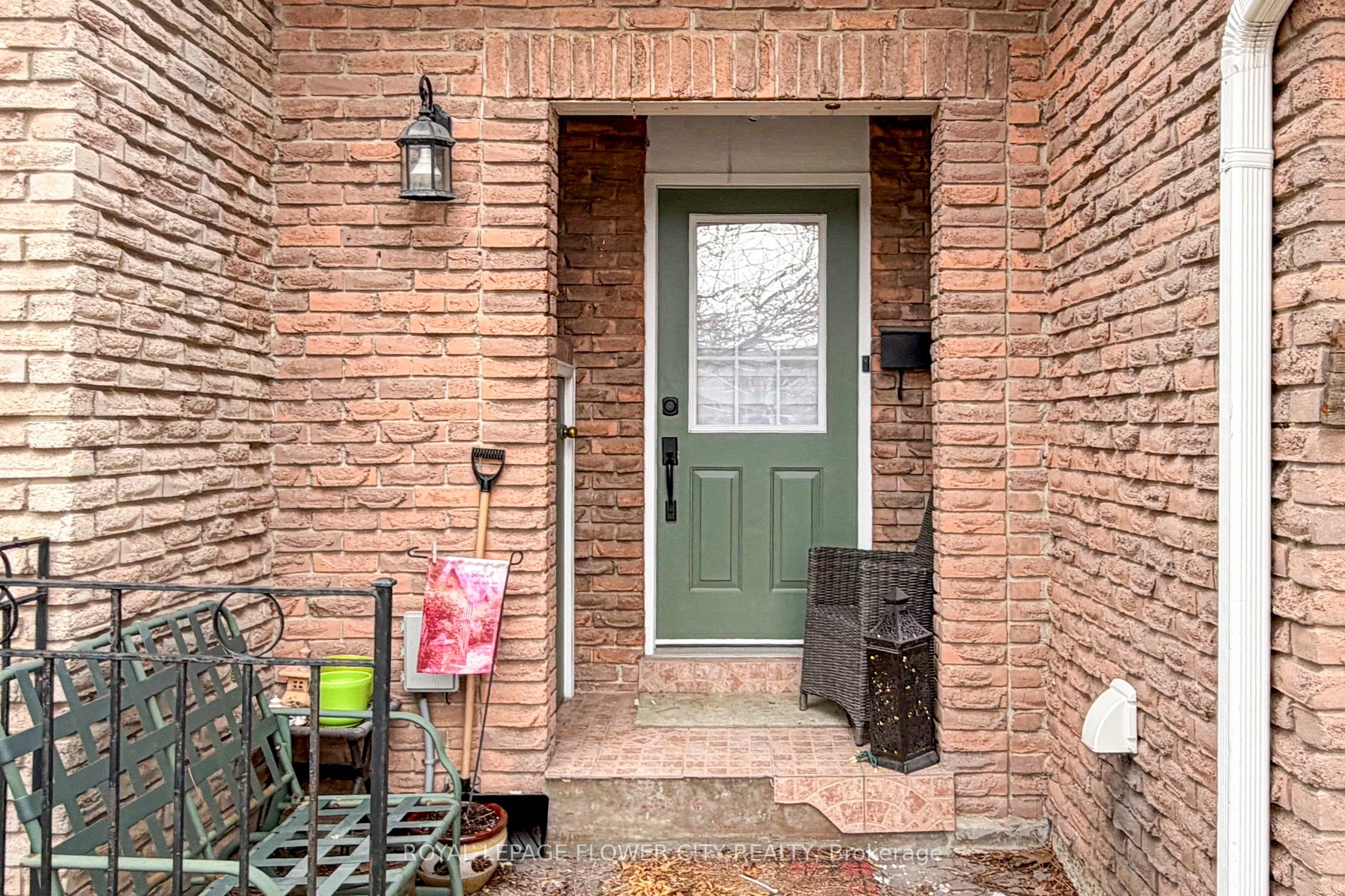 3350 Hornbeam Crescent 9