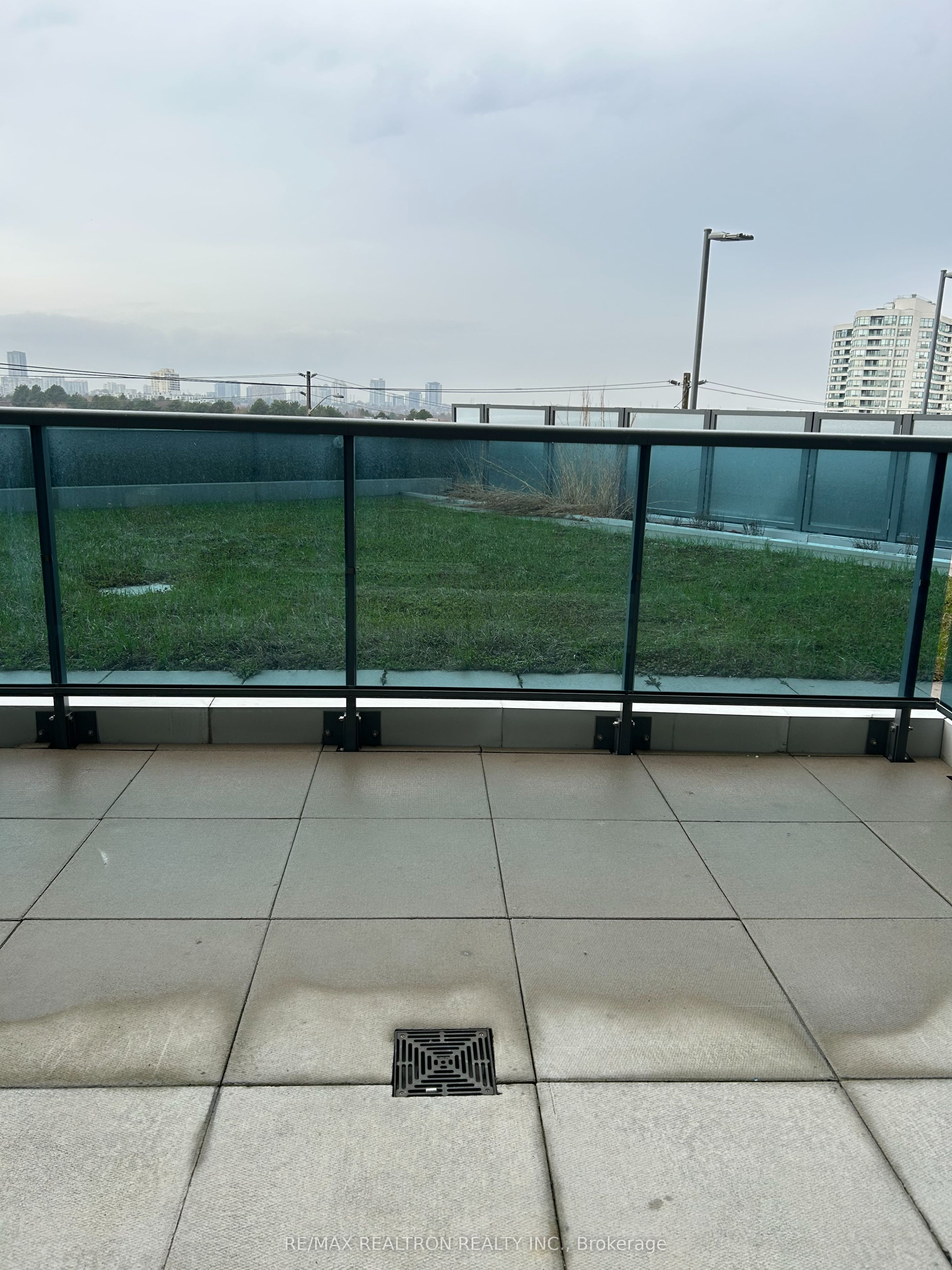 7161 Yonge Street 322