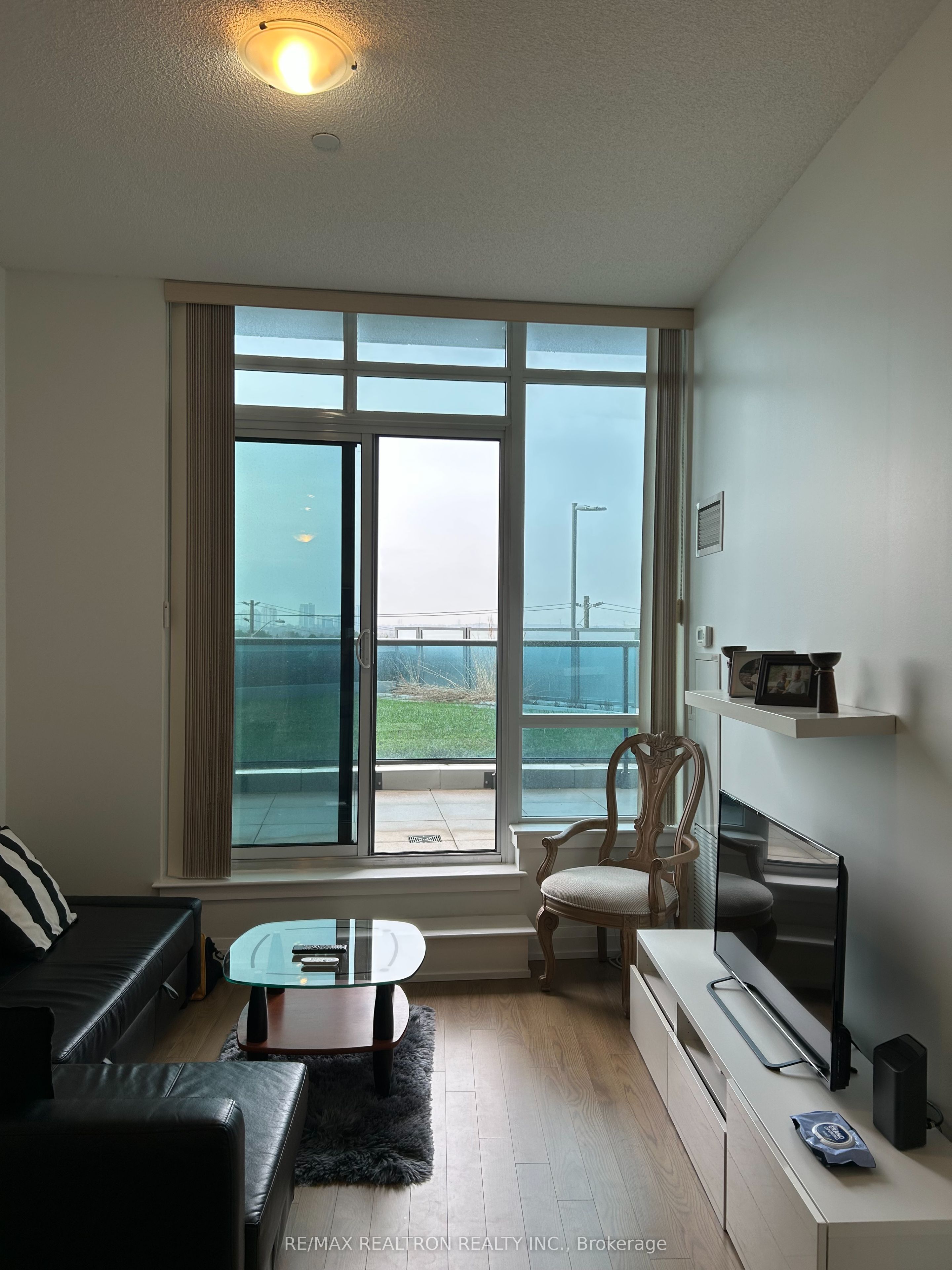 7161 Yonge Street 322