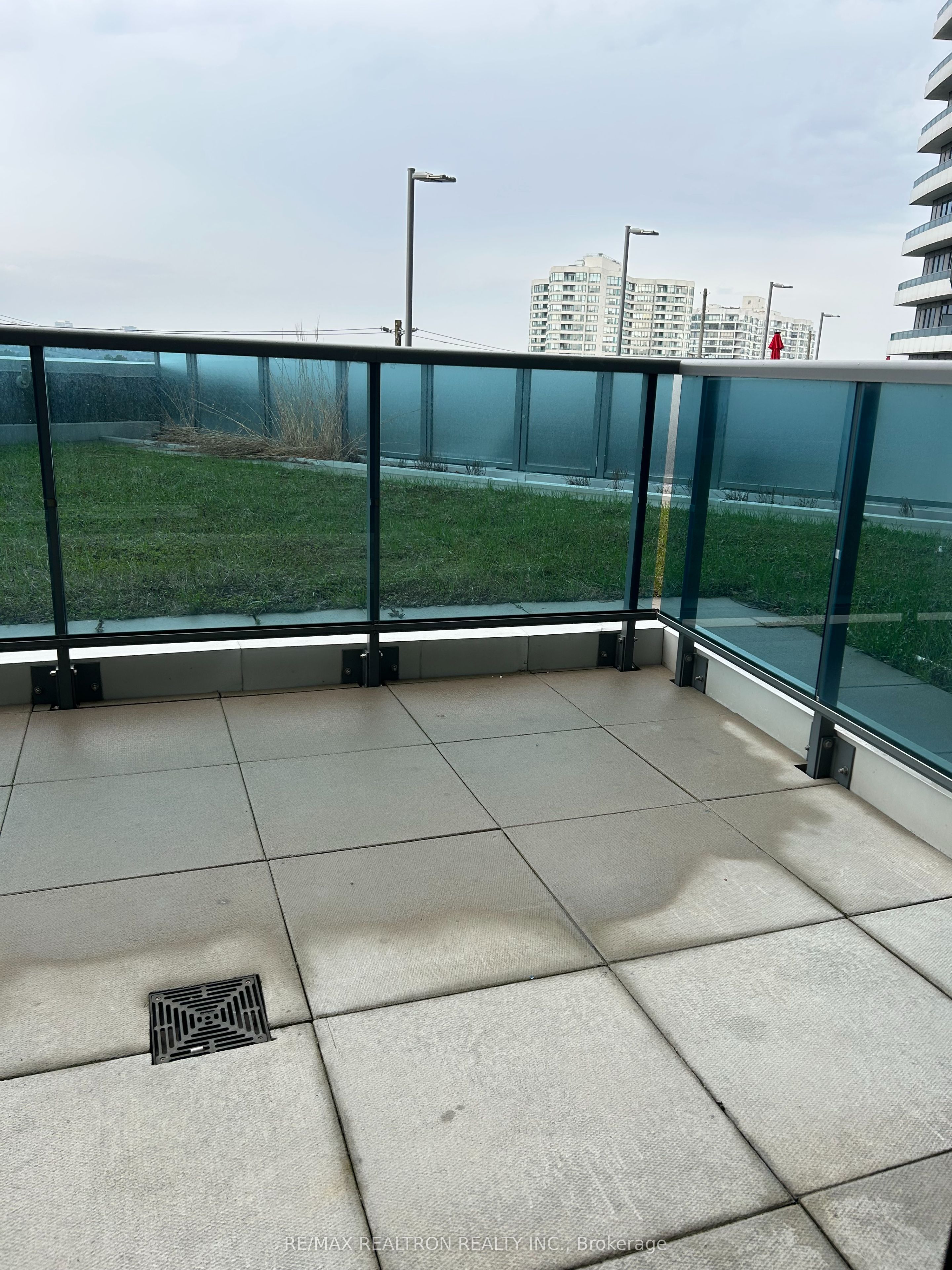 7161 Yonge Street 322