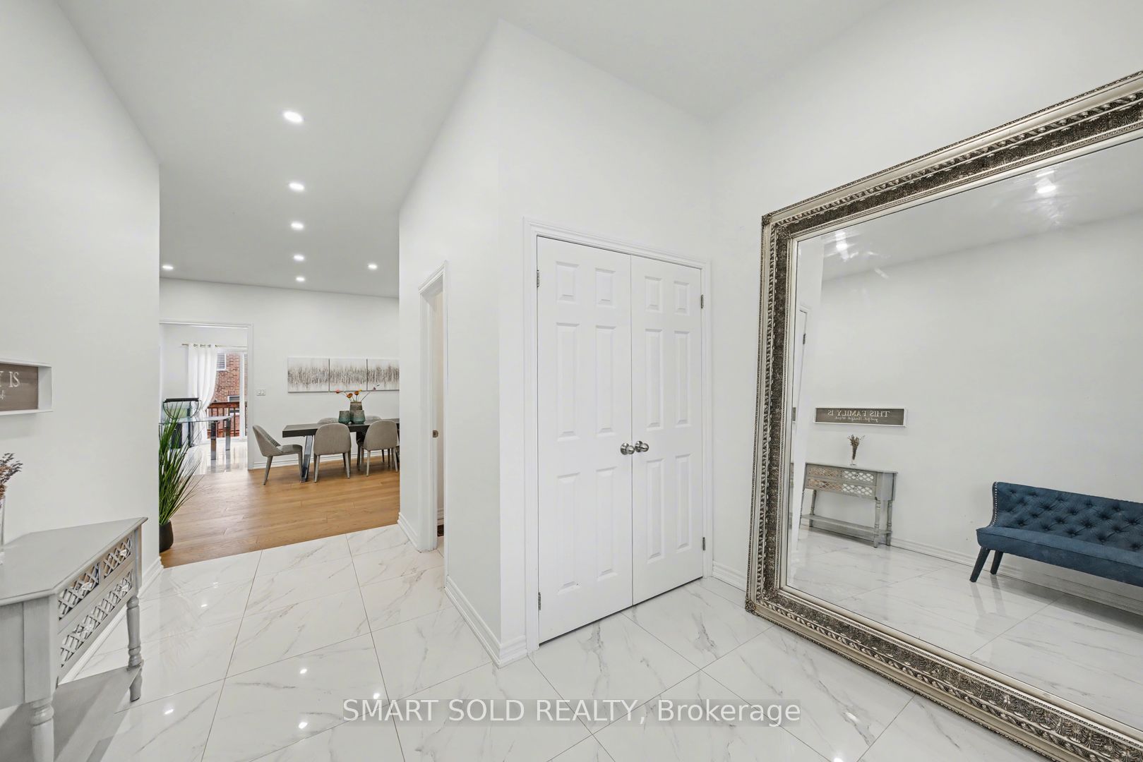 1239 Peelar Crescent