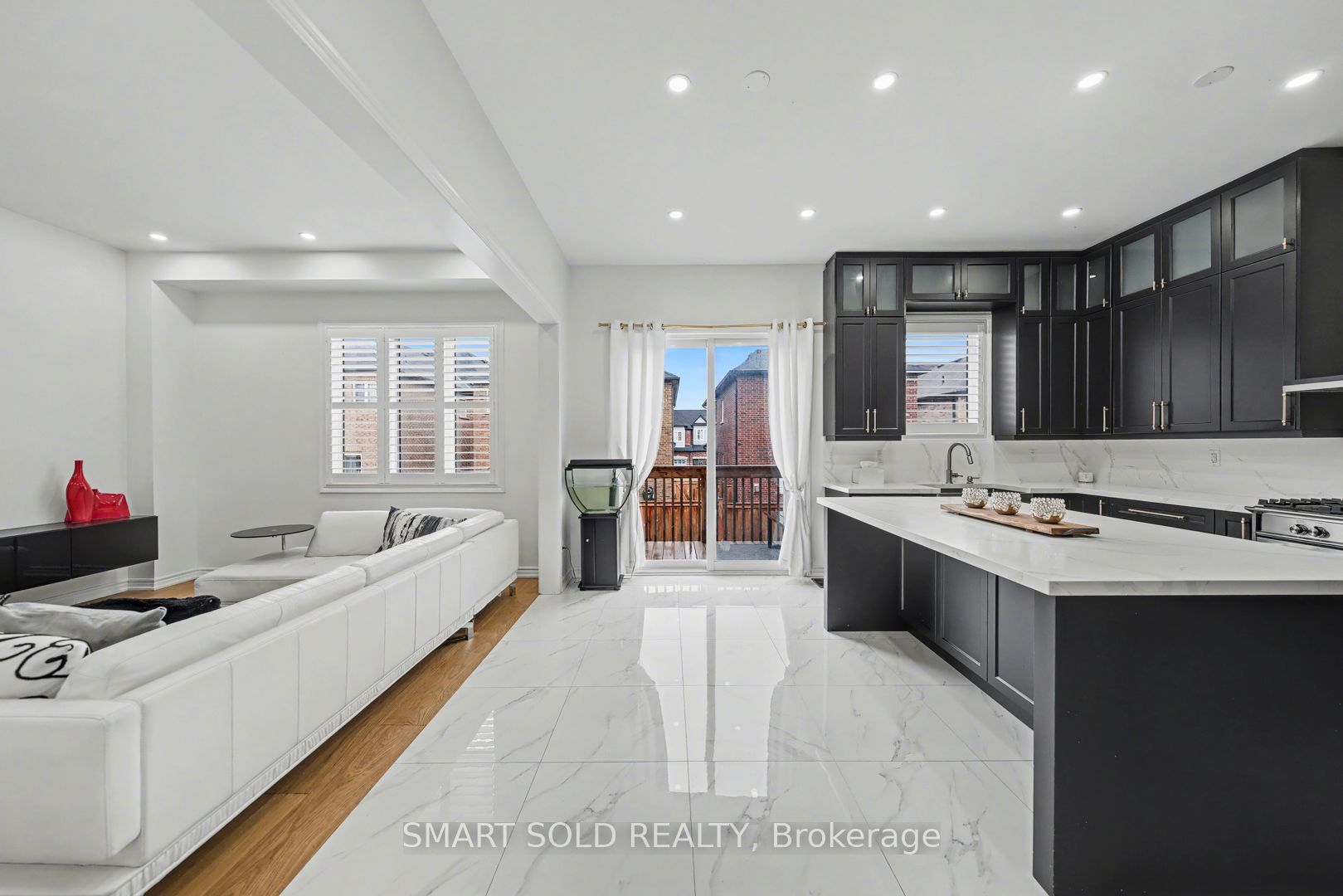 1239 Peelar Crescent