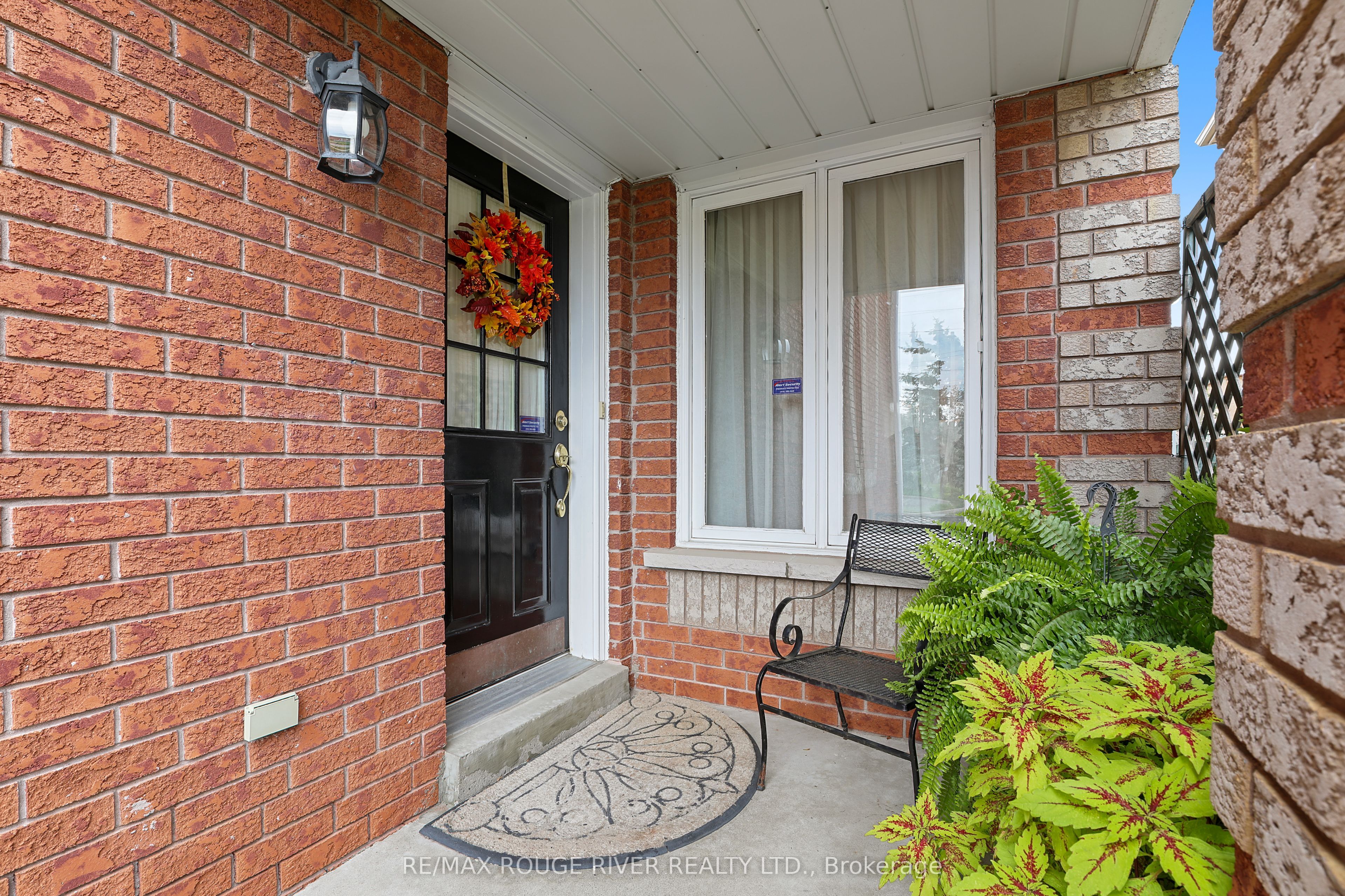 1543 Otonabee Drive
