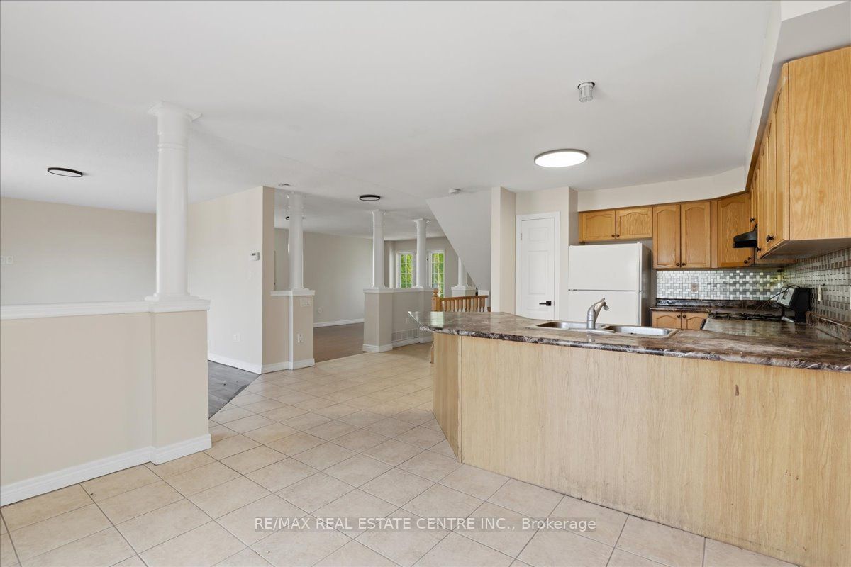 43 Decaro Crescent