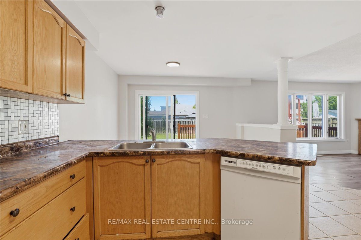 43 Decaro Crescent
