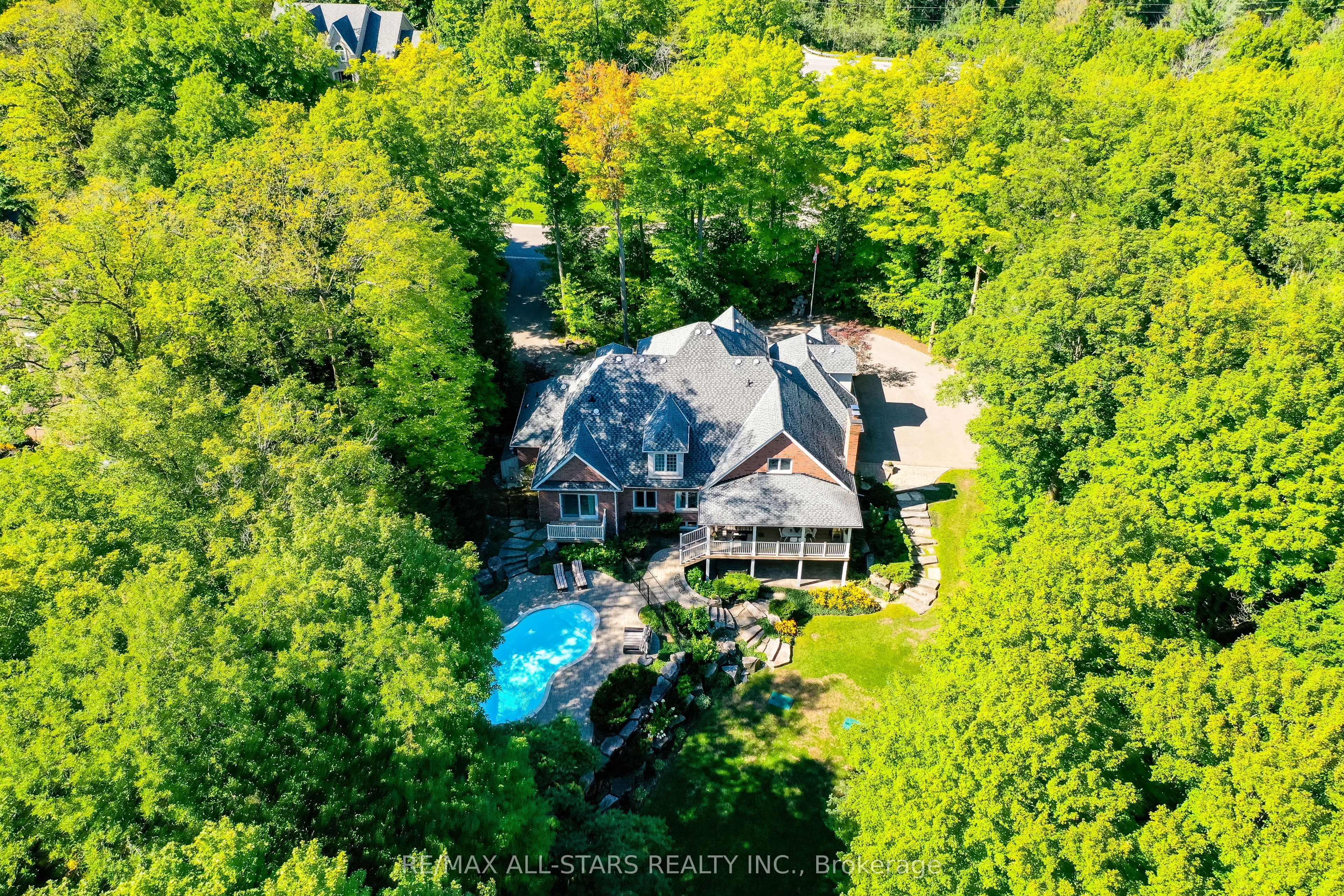 3 Bridgewater Drive