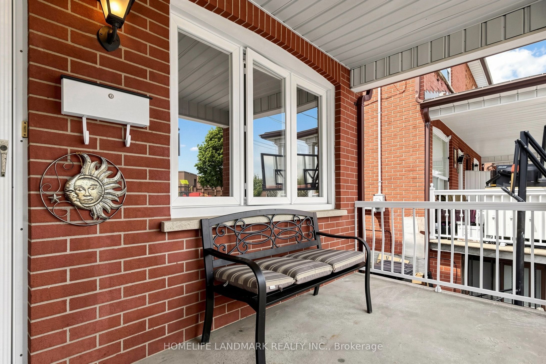 484 Glenholme Avenue