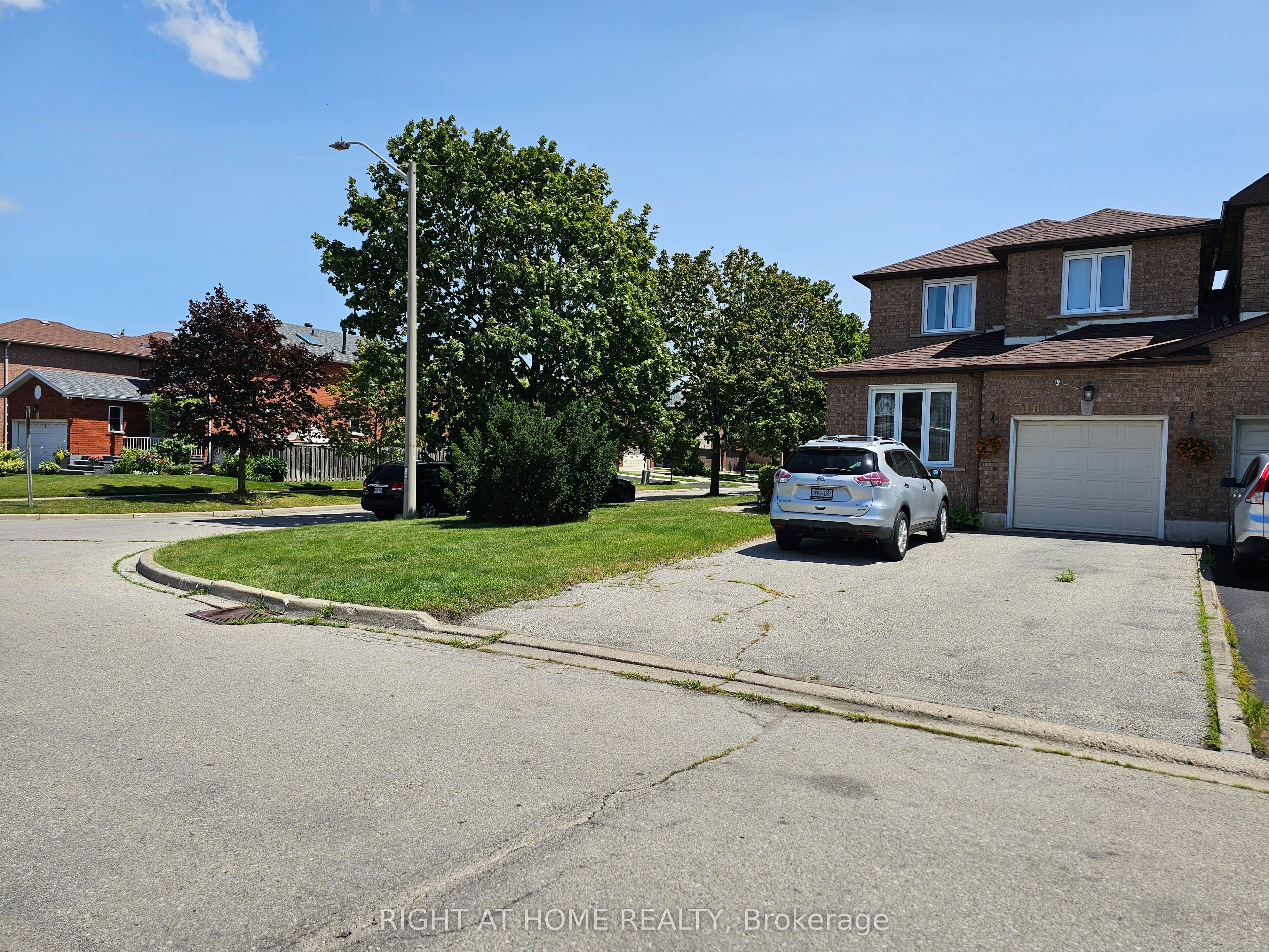 710 Ashprior Avenue