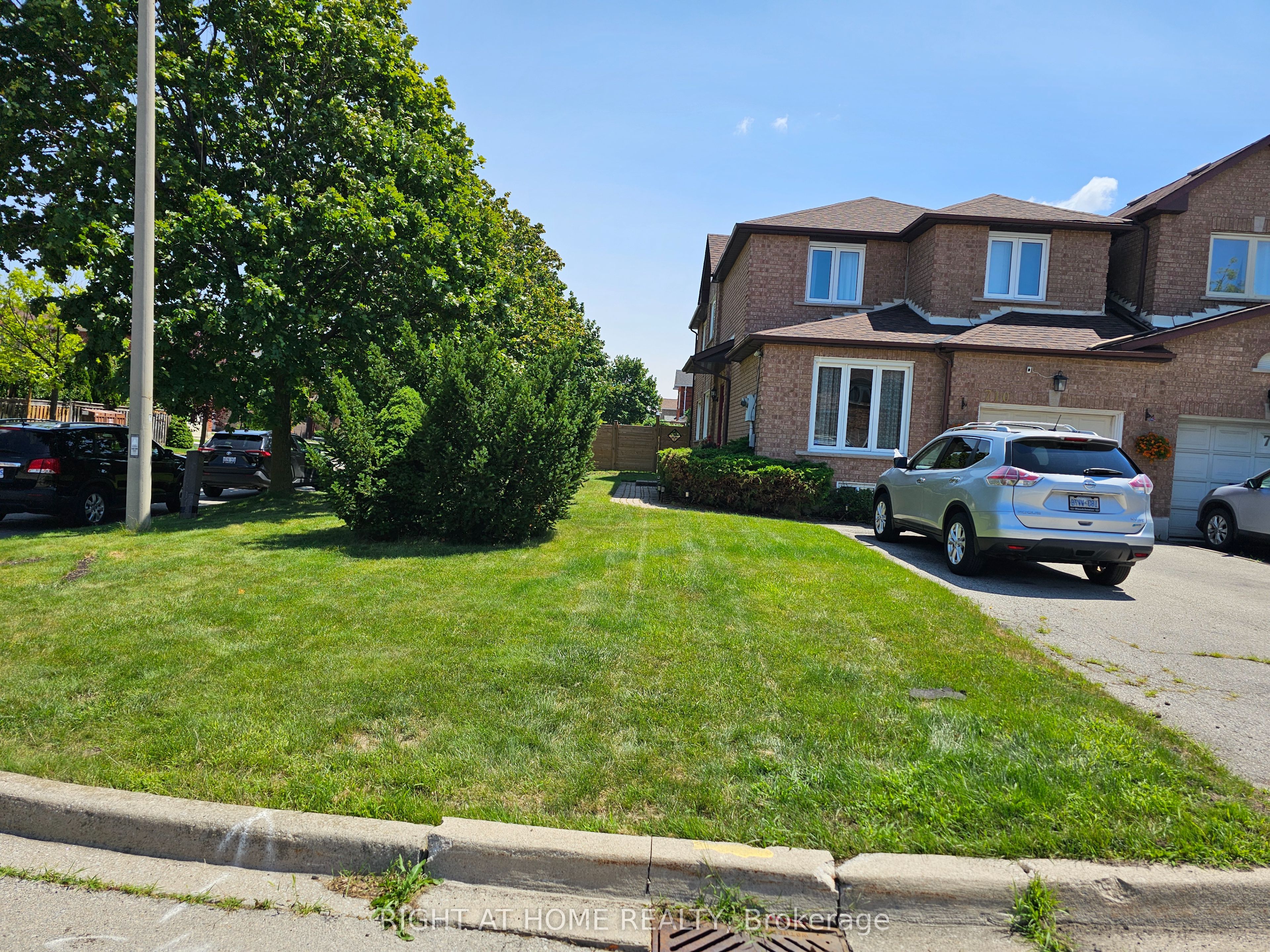 710 Ashprior Avenue