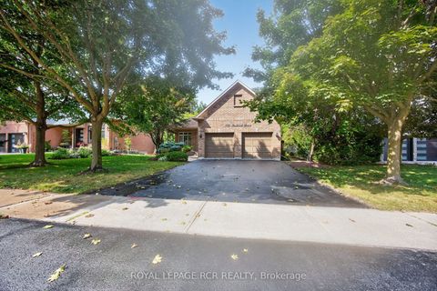 932 Shadrach Drive Newmarket ON L3X 2H4