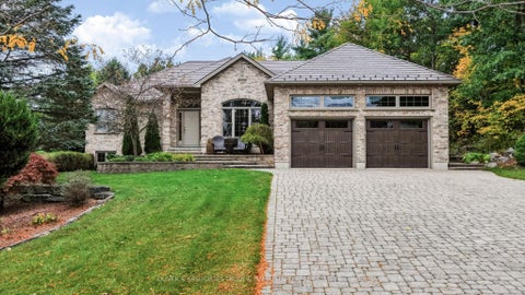 10075 Jennison Crescent Lambton Shores ON N0M 1T0