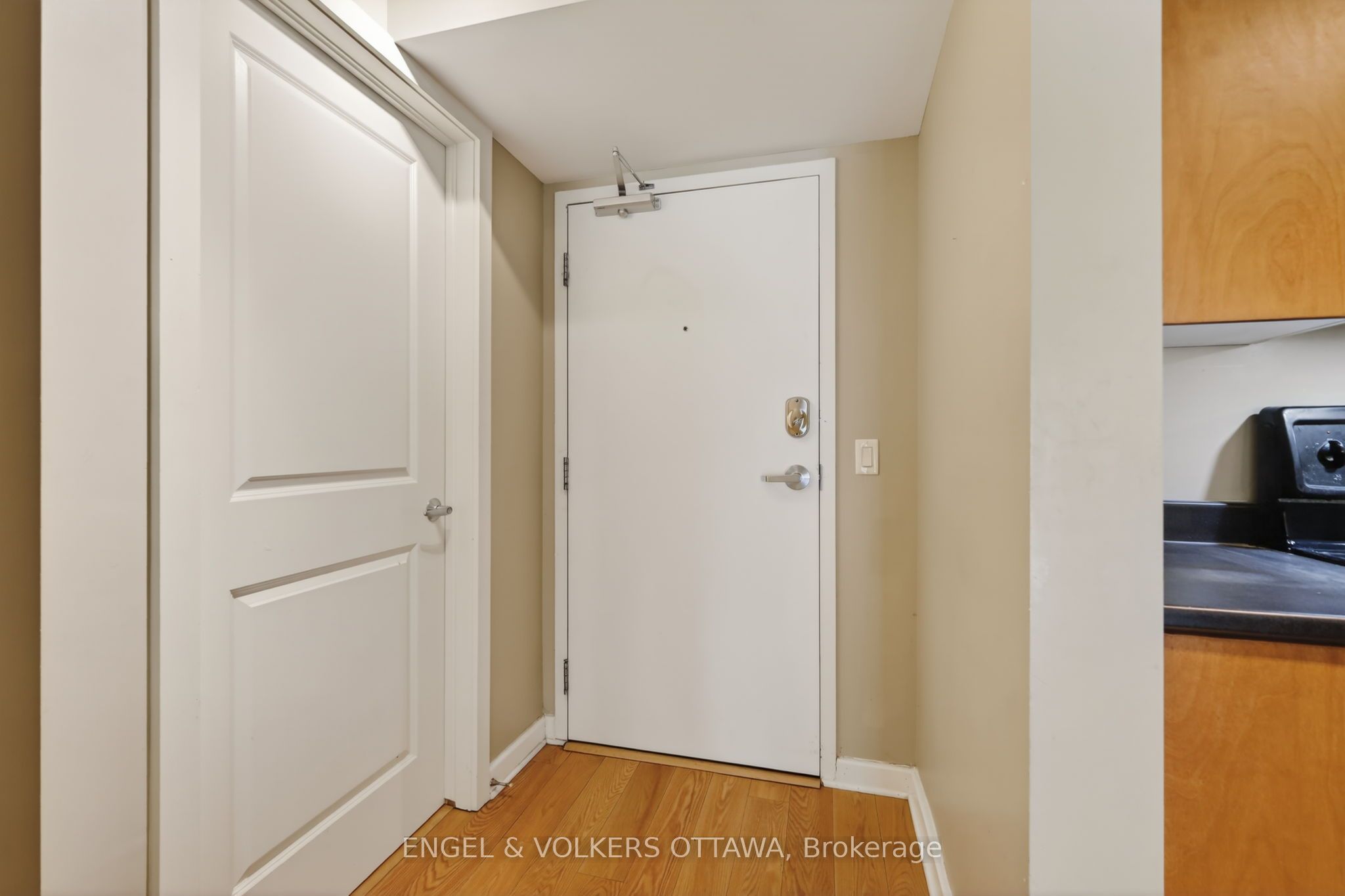 138 Somerset Street W 604