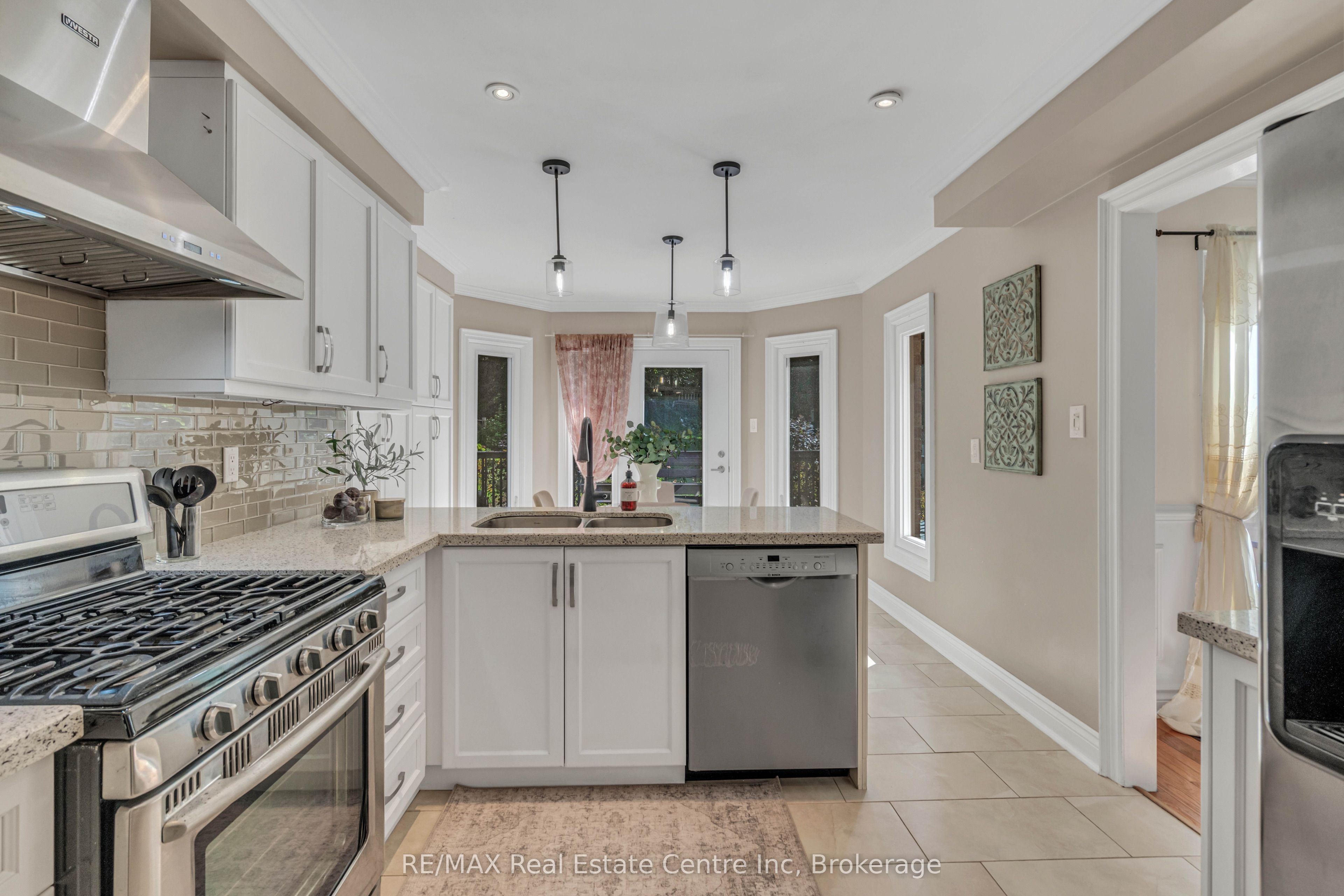 53 Meekings Drive