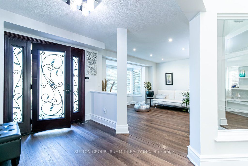 3739 St. Laurent Court