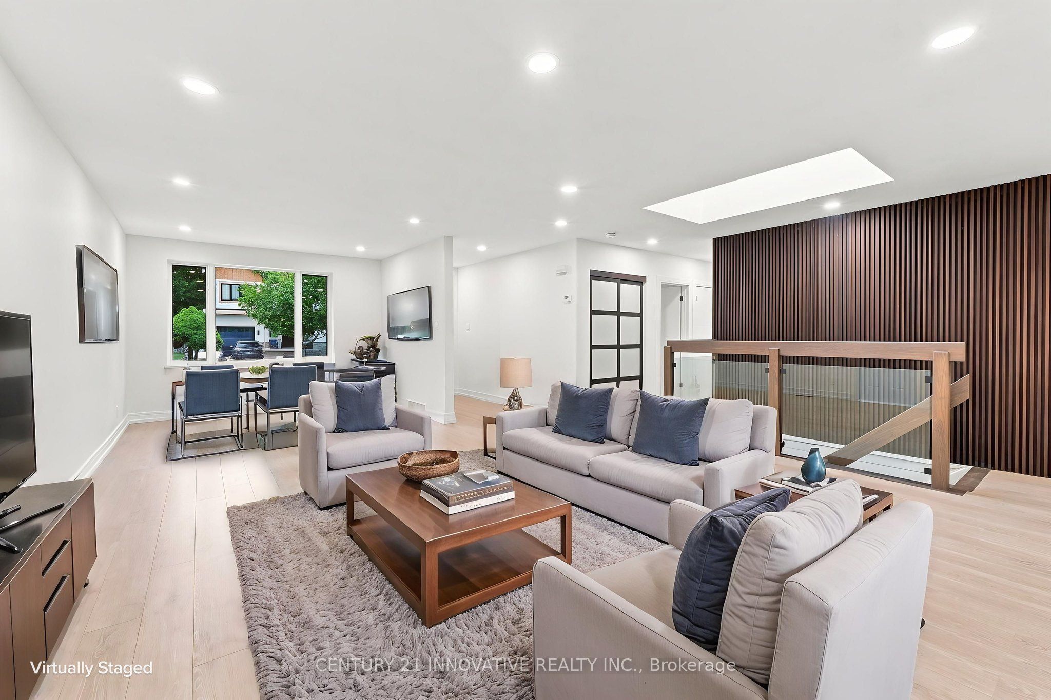 2068 Stewart Crescent
