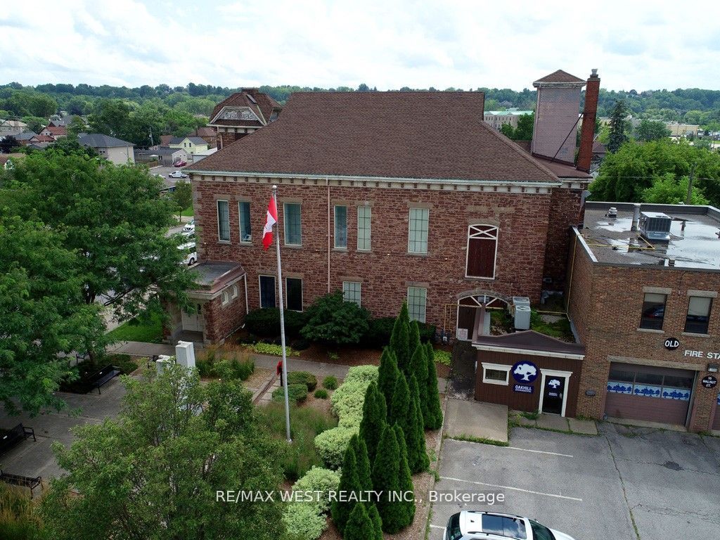 343 Merritt Street W