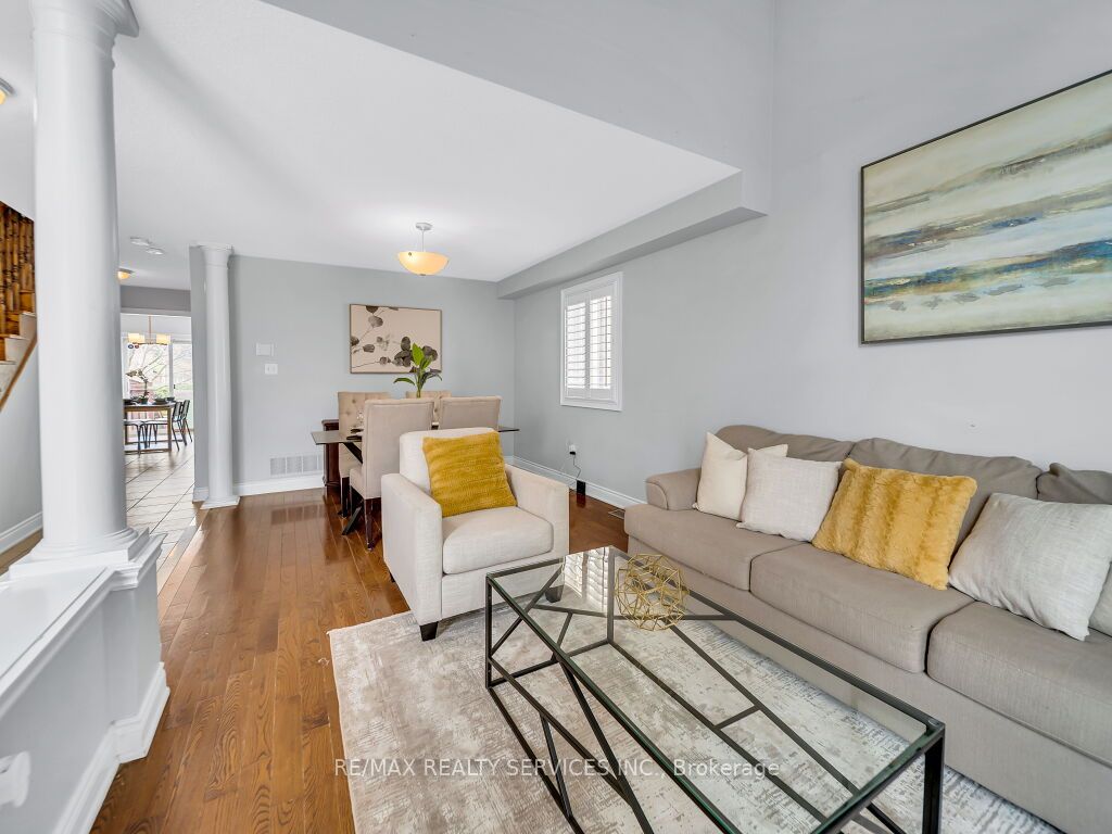 122 Dells Crescent