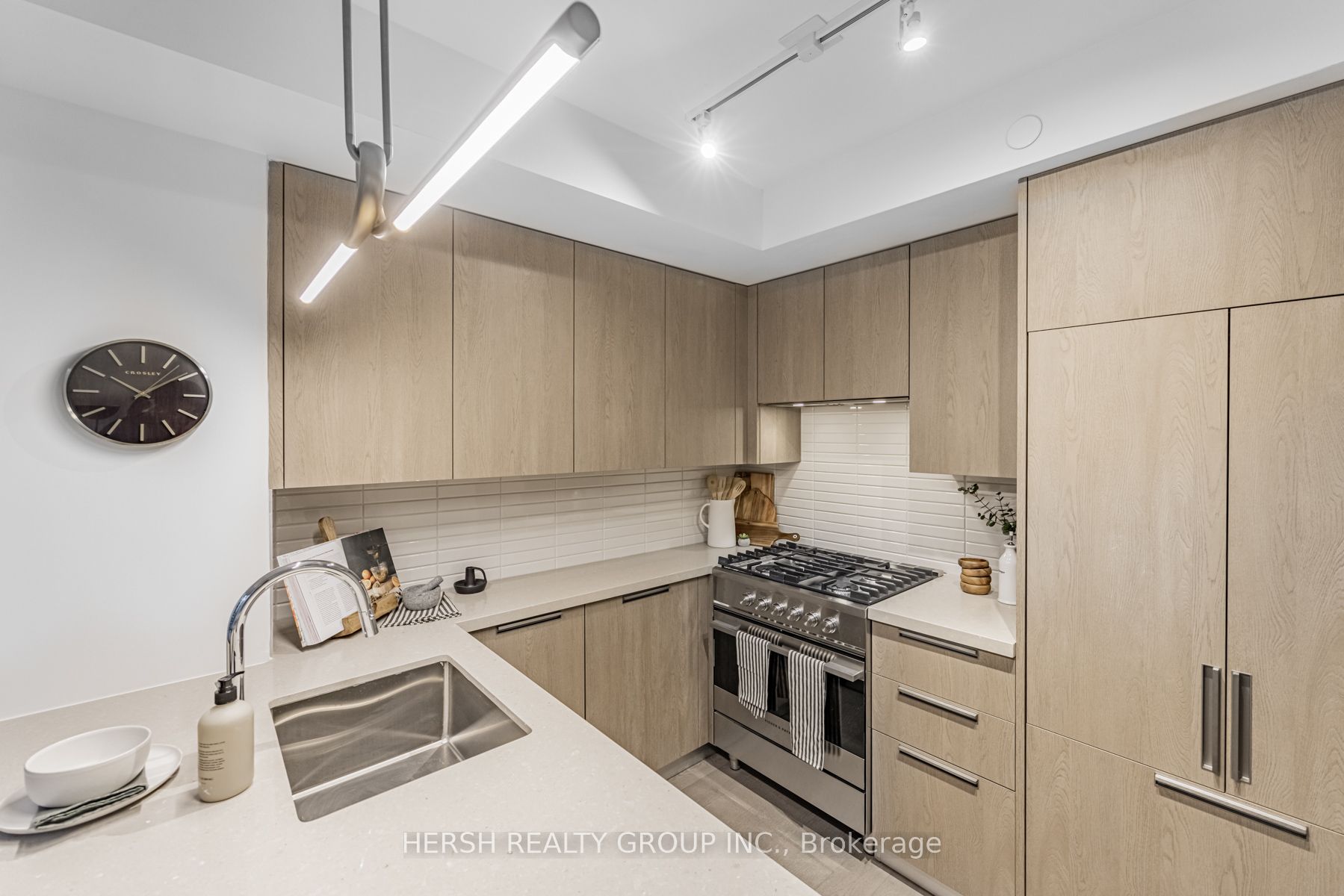 160 Kingsway Crescent 101