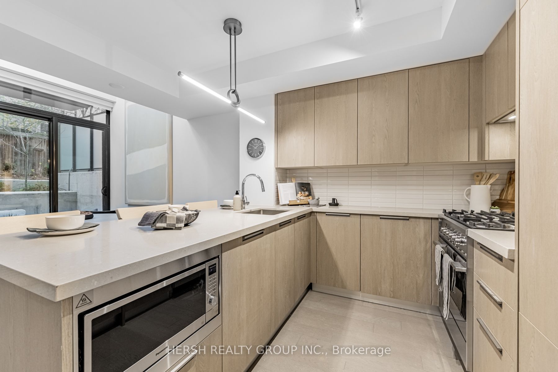 160 Kingsway Crescent 101