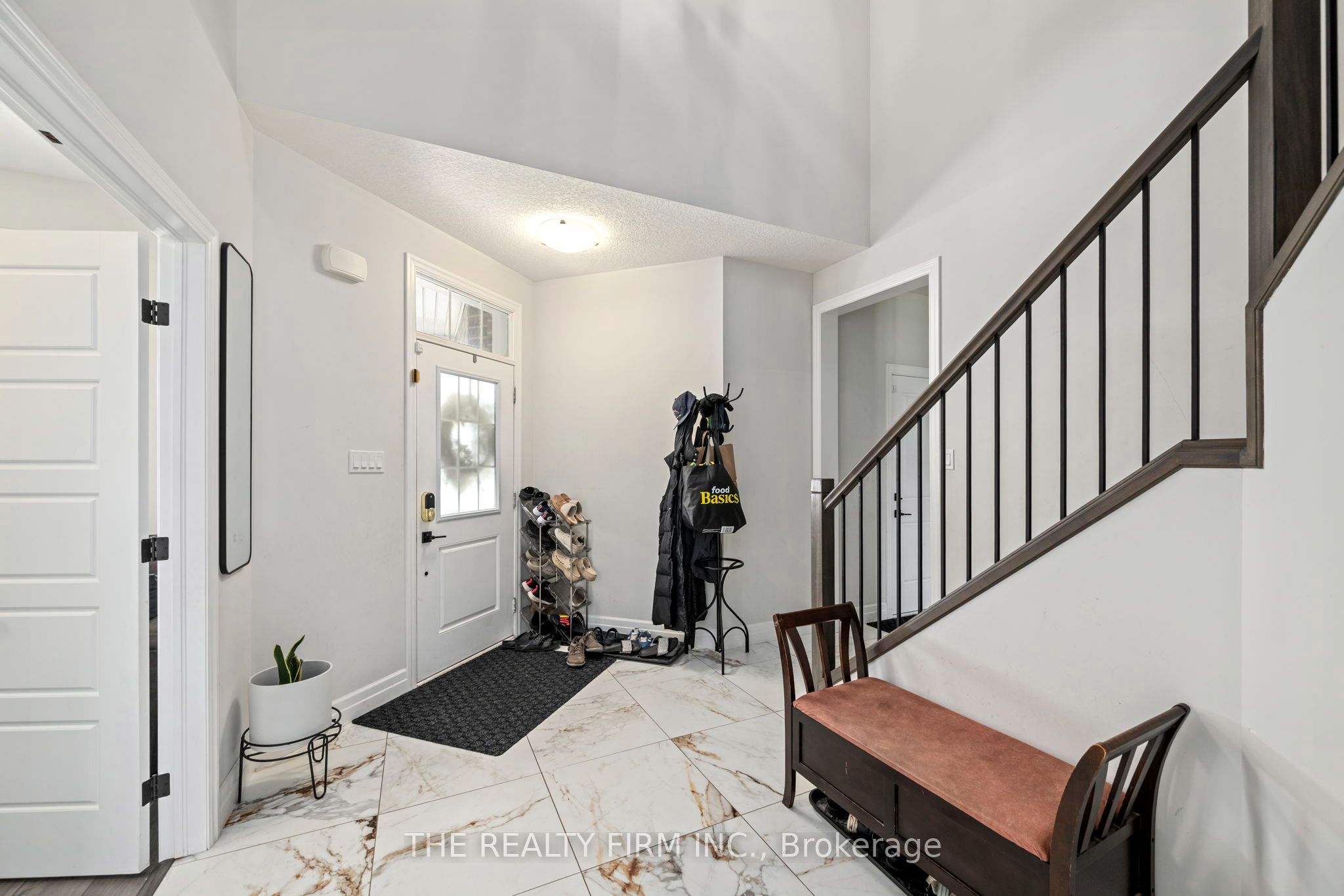 77 Acorn Trail