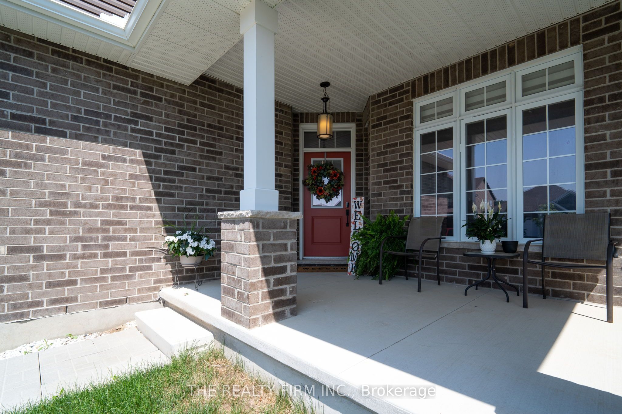 77 Acorn Trail