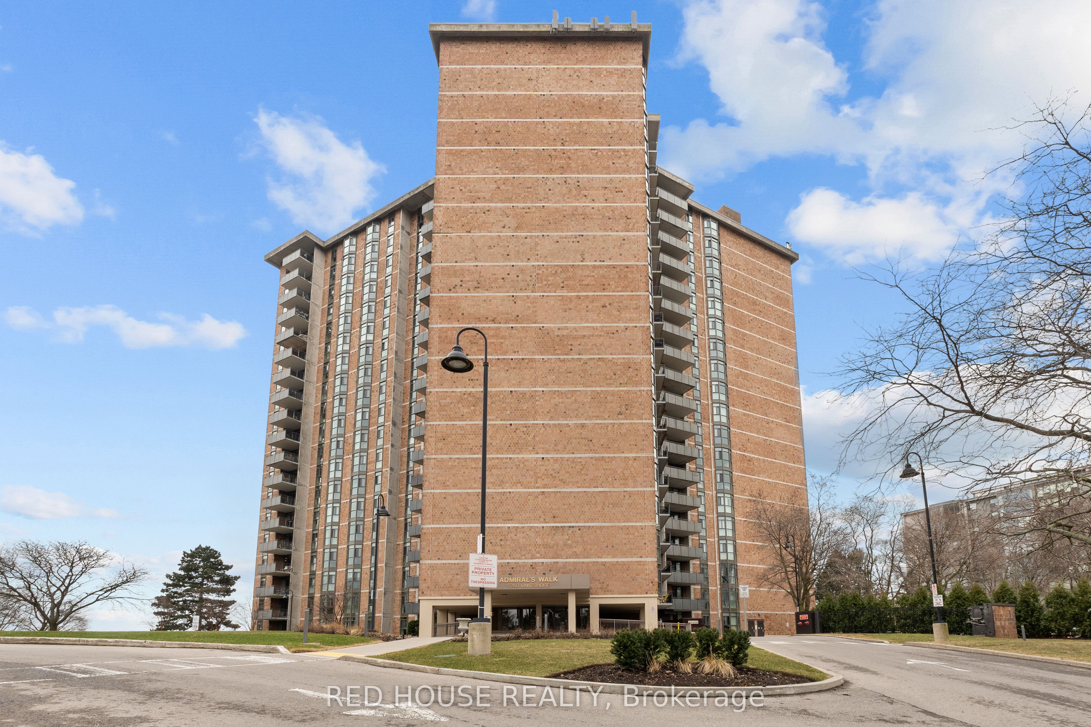 5250 Lakeshore Road 809