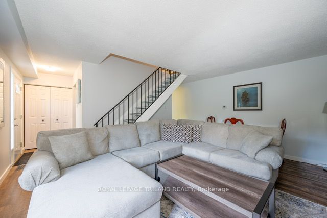 70 Fiddlers Green Road 104