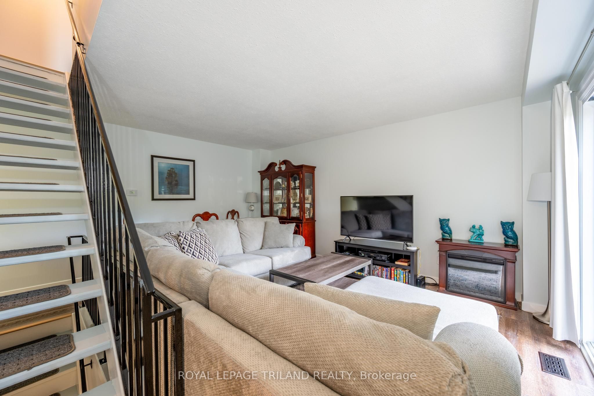 70 Fiddlers Green Road 104