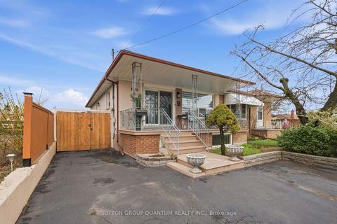1257 Alexandra Avenue Mississauga ON L5E 2A7