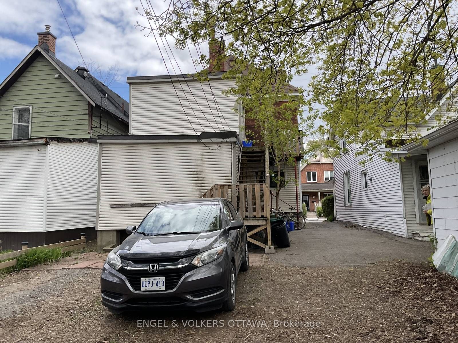 85 Waverley Street E