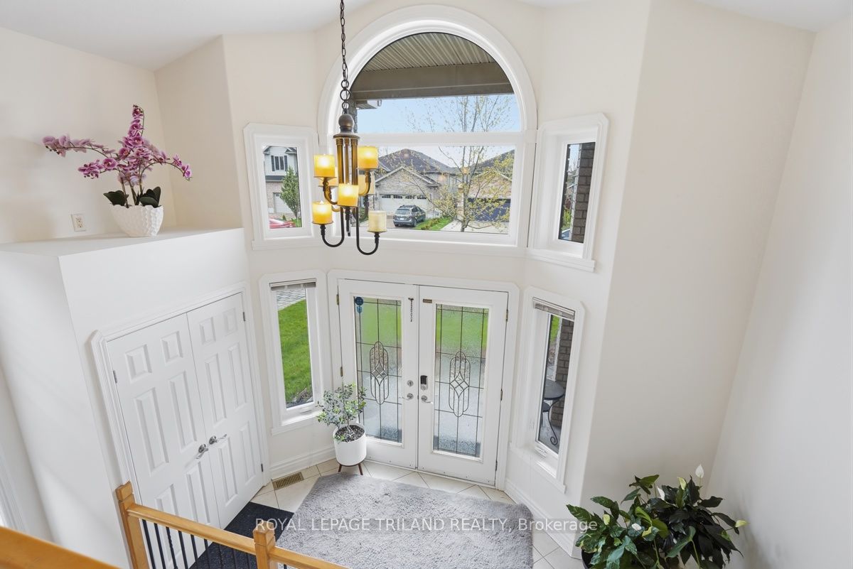 1687 Seymour Crescent
