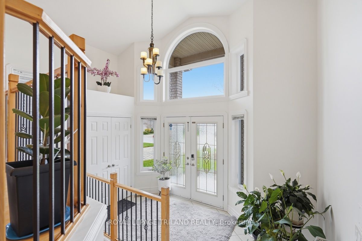1687 Seymour Crescent