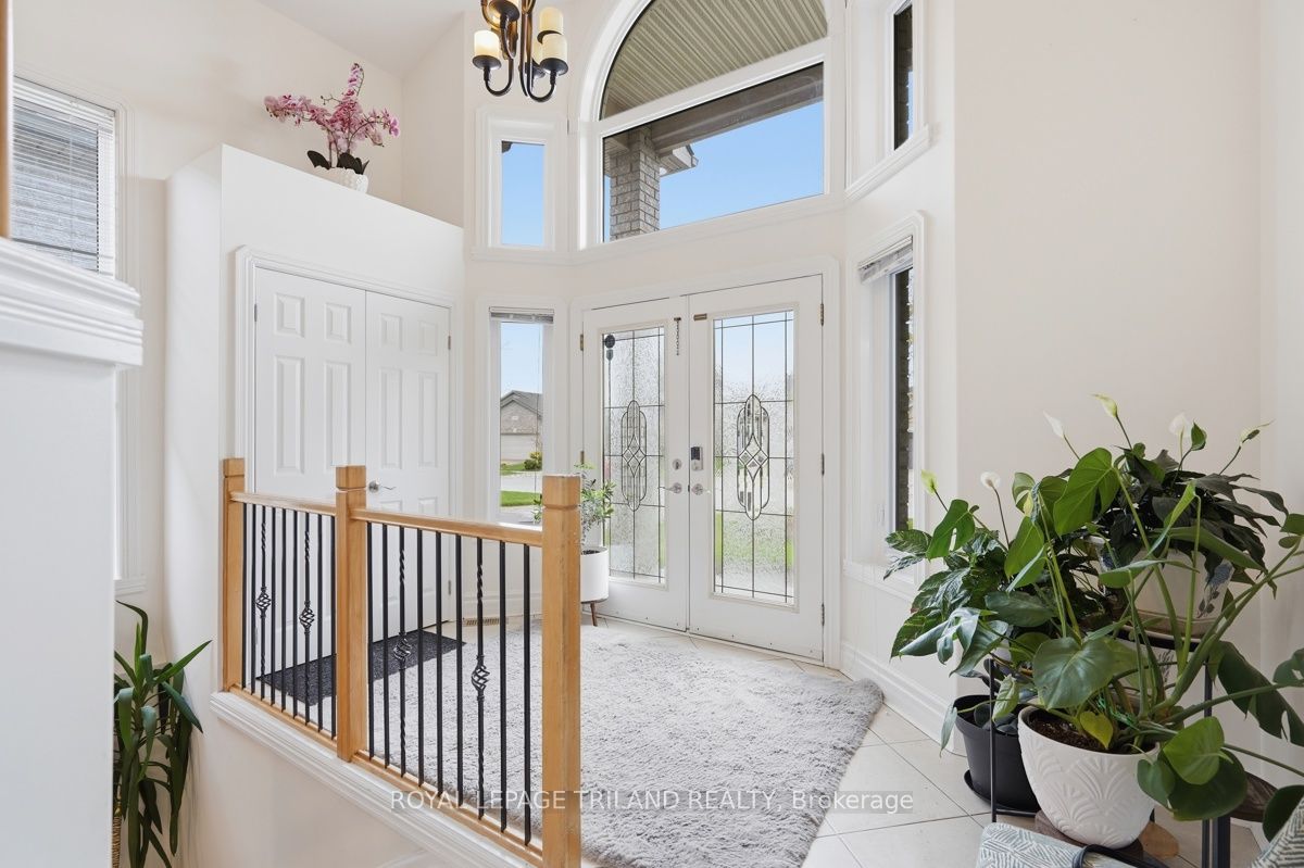 1687 Seymour Crescent