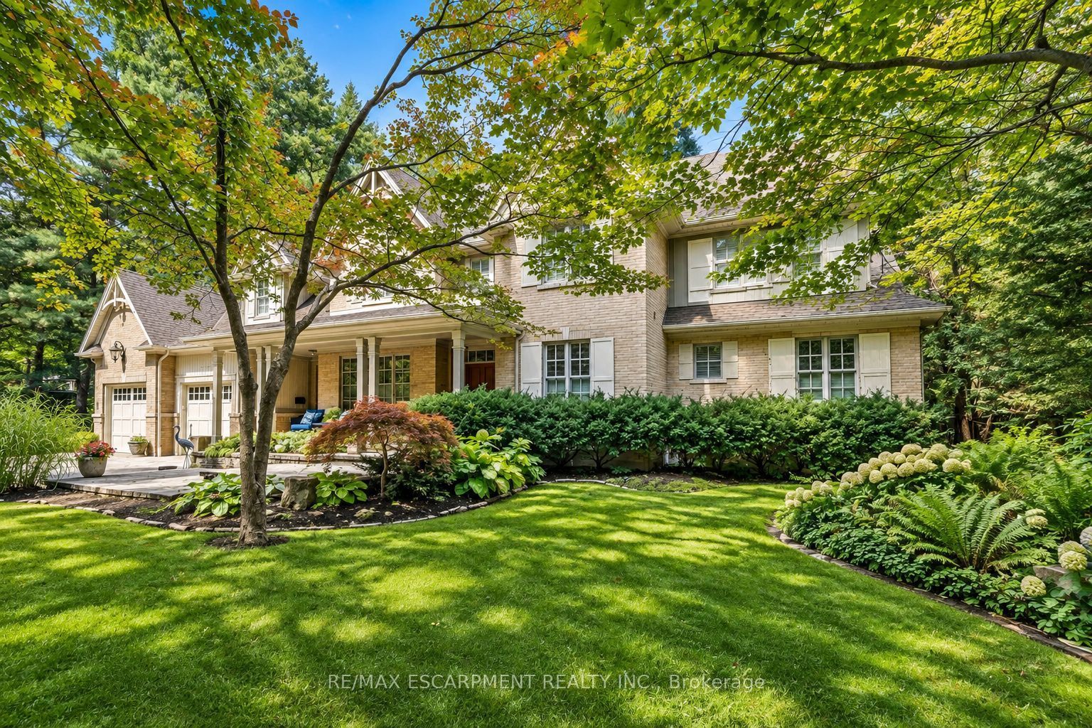2209 Pineneedle Row