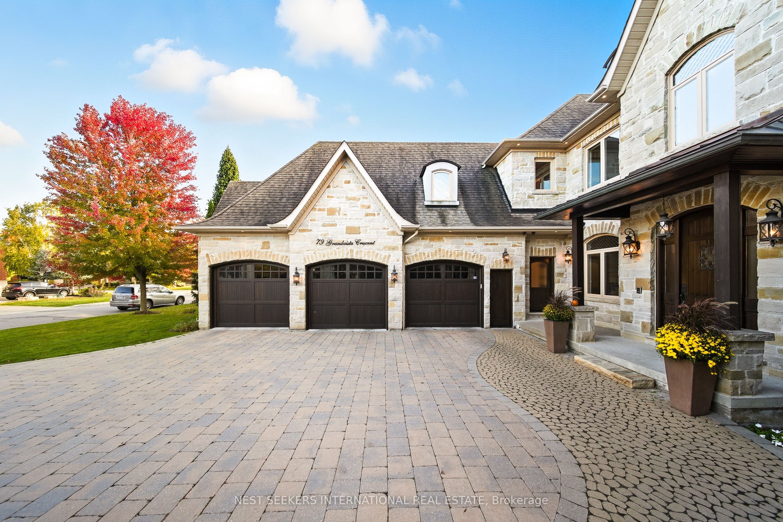 79 Grandvista Crescent