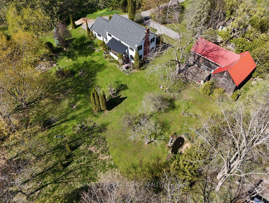 5696 Manotick Main Street