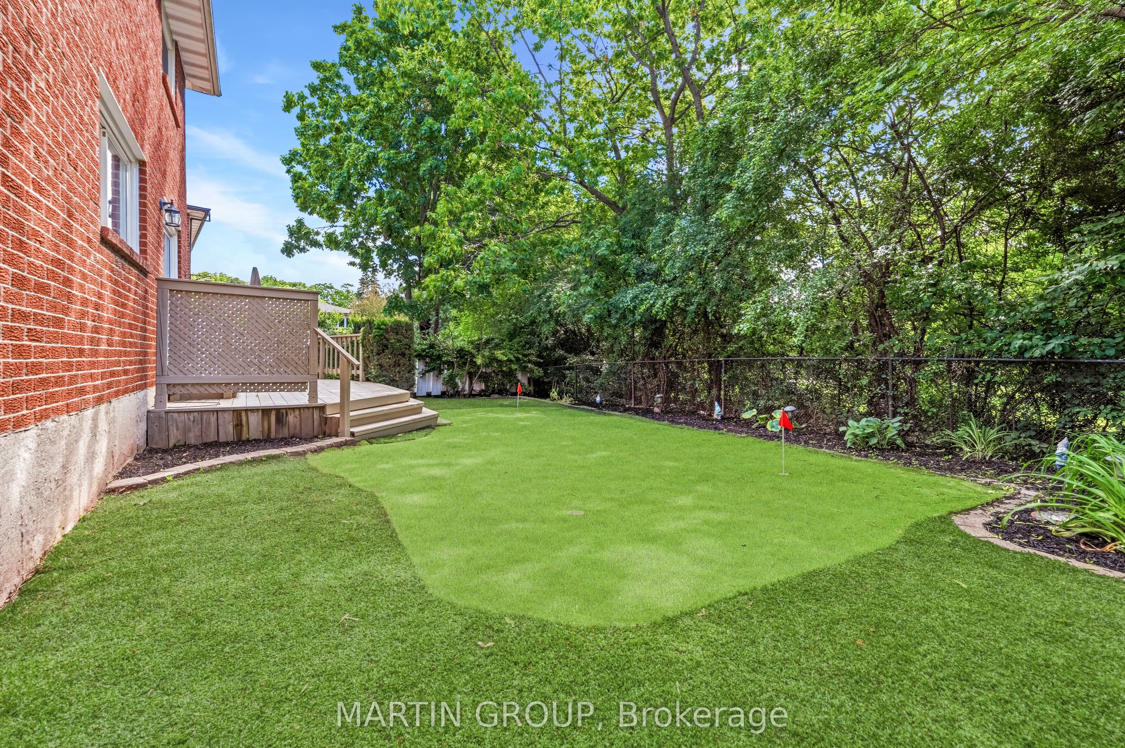 1456 Harmsworth Square