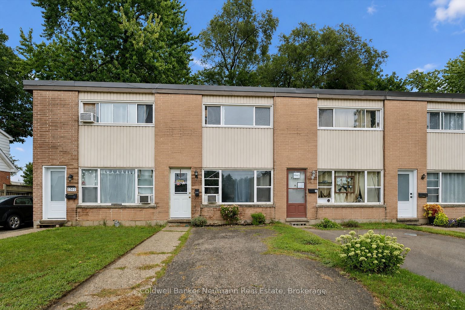 1561-1567 Queenston Road