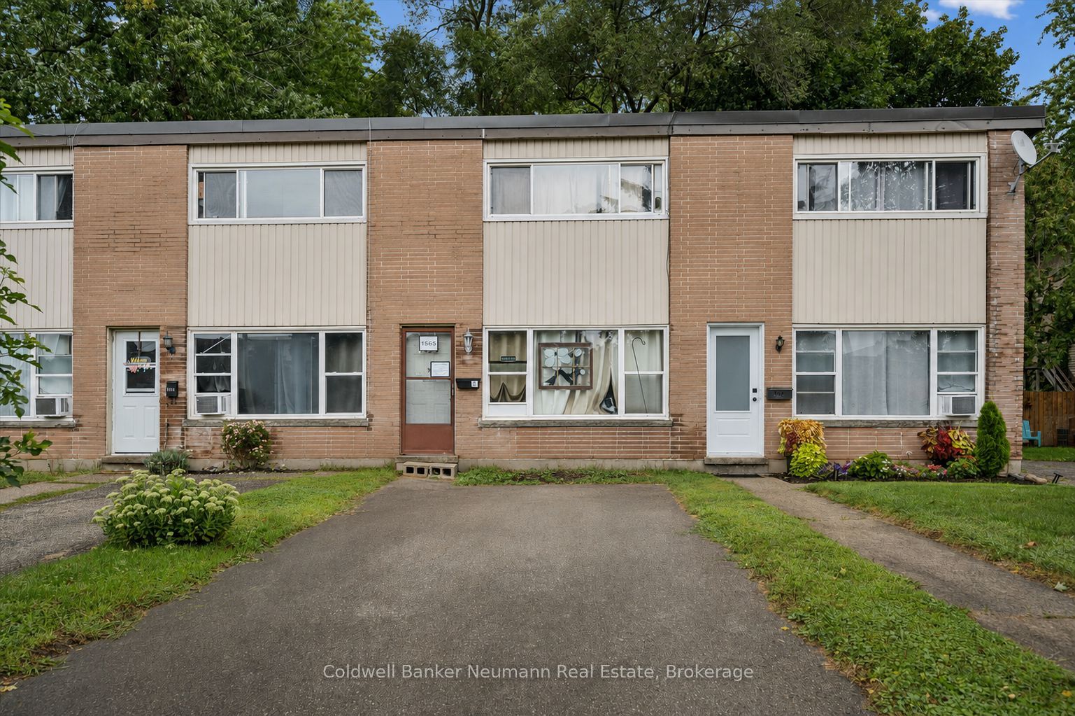 1561-1567 Queenston Road